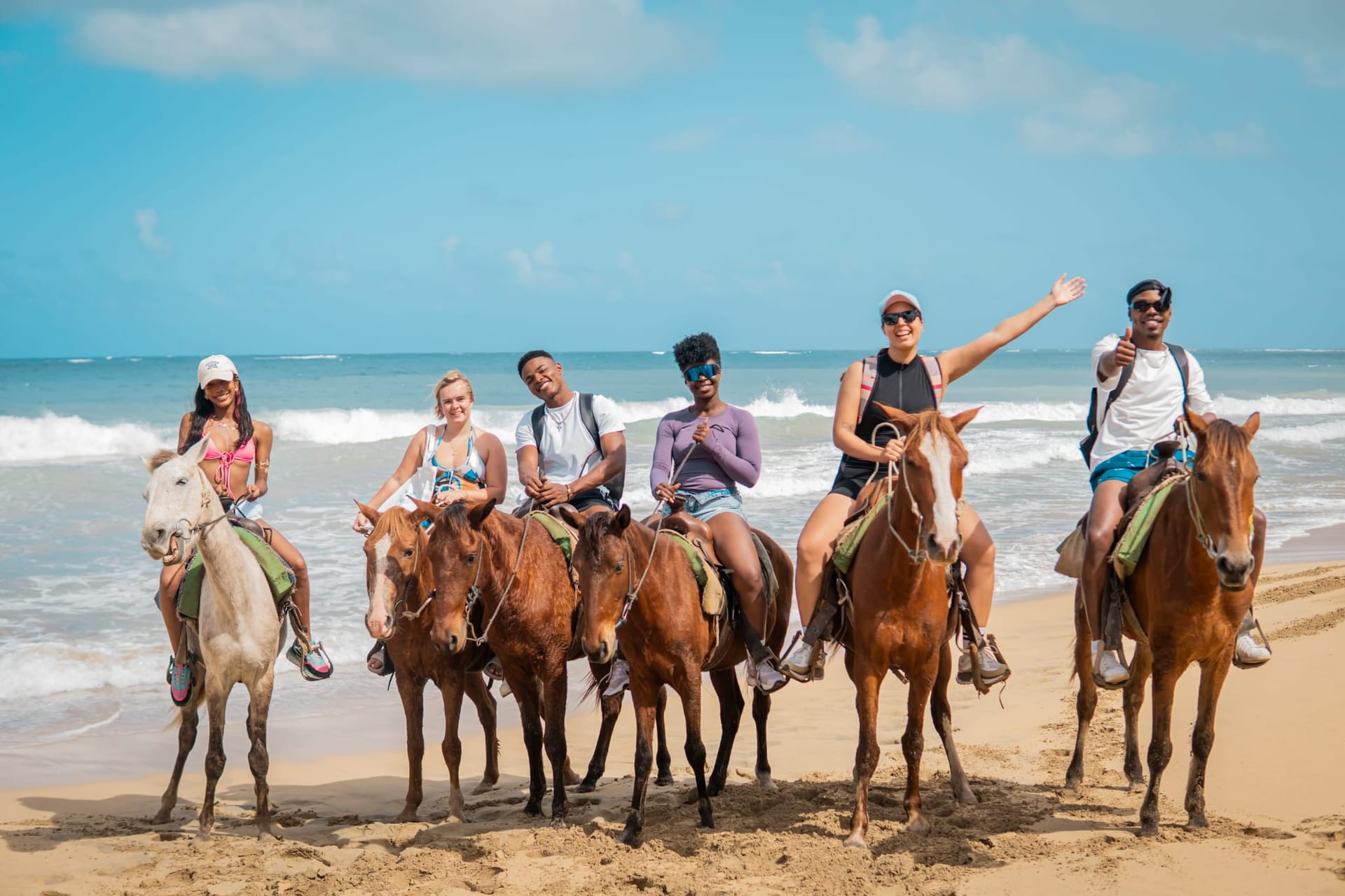Montaña Redonda + Cabalgata en Playa Limón + Almuerzo – foto 3